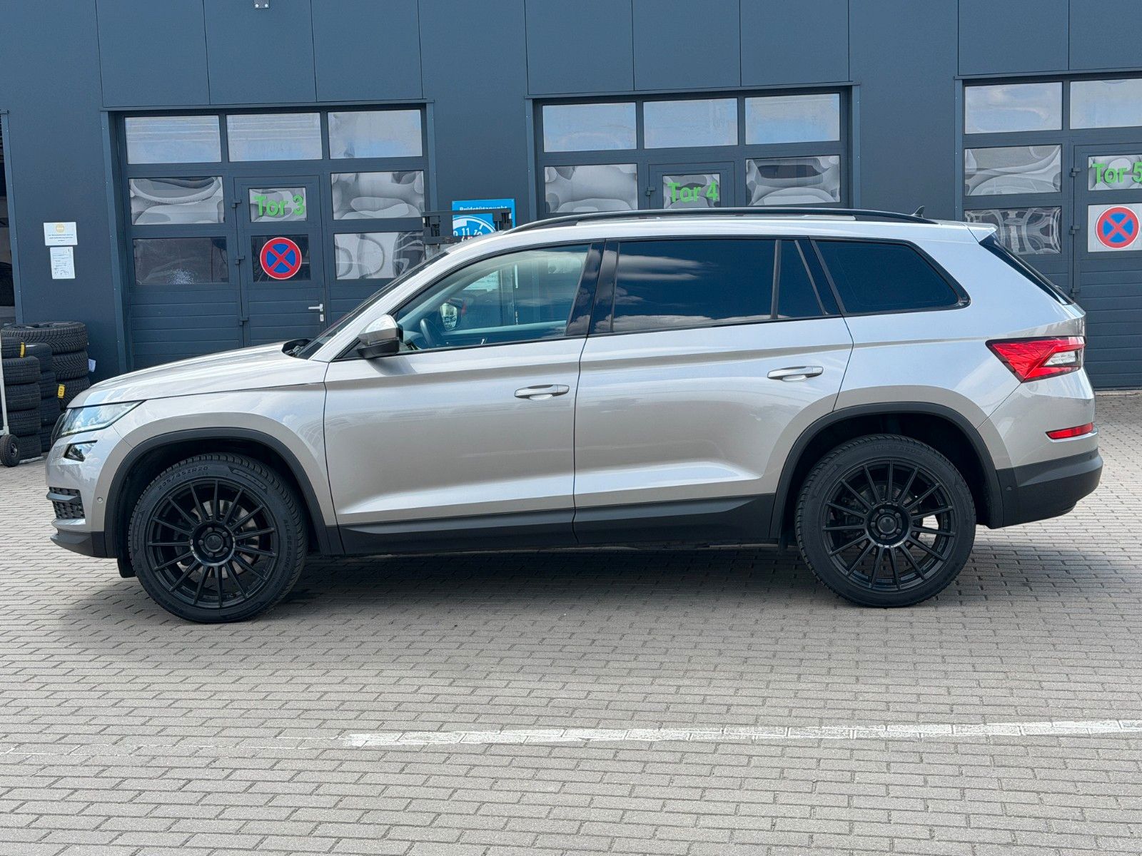 Fahrzeugabbildung SKODA Kodiaq 2.0 TSI Style *Pano*Standhzg*7Si*ACC*AHK*