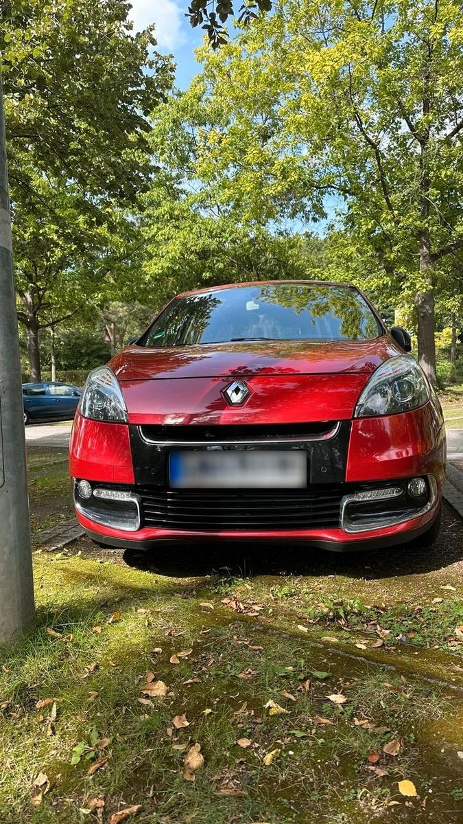 Renault Scenic 2012 — rear view