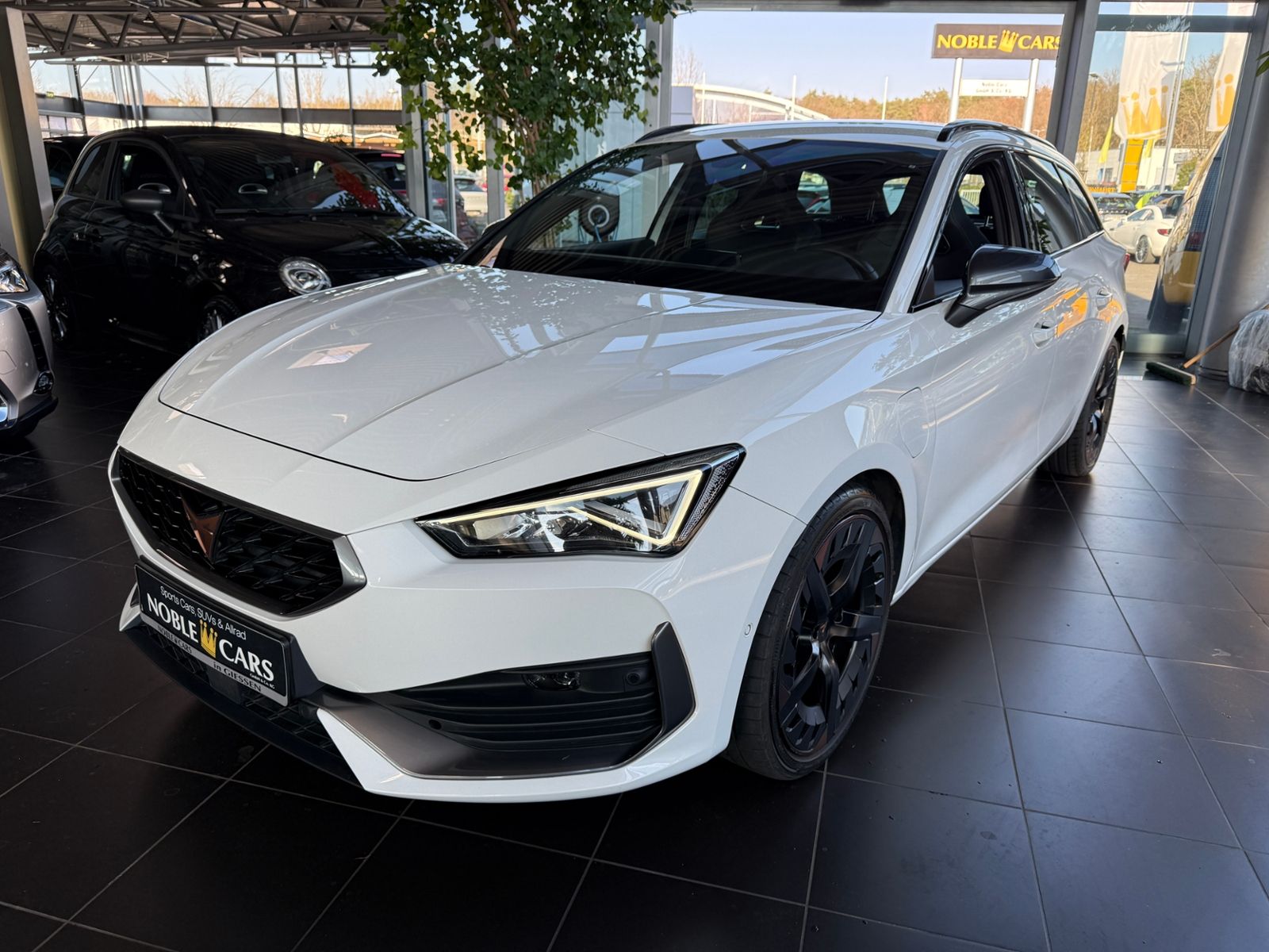 Fahrzeugabbildung CUPRA Leon Sportstourer VZ e-Hybrid ACC LED NAV 19"