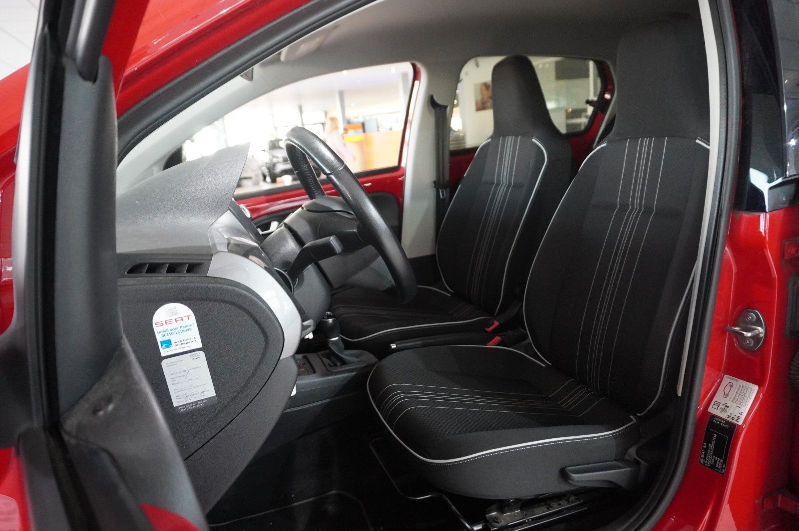 Fahrzeugabbildung SEAT Mii 1.0 SPORT 5-TÜR KLIMA/ALU/CD/AUX/NEBEL/TÜV