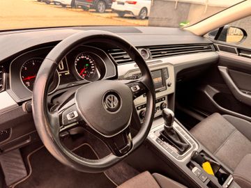 Volkswagen Passat Variant - 11