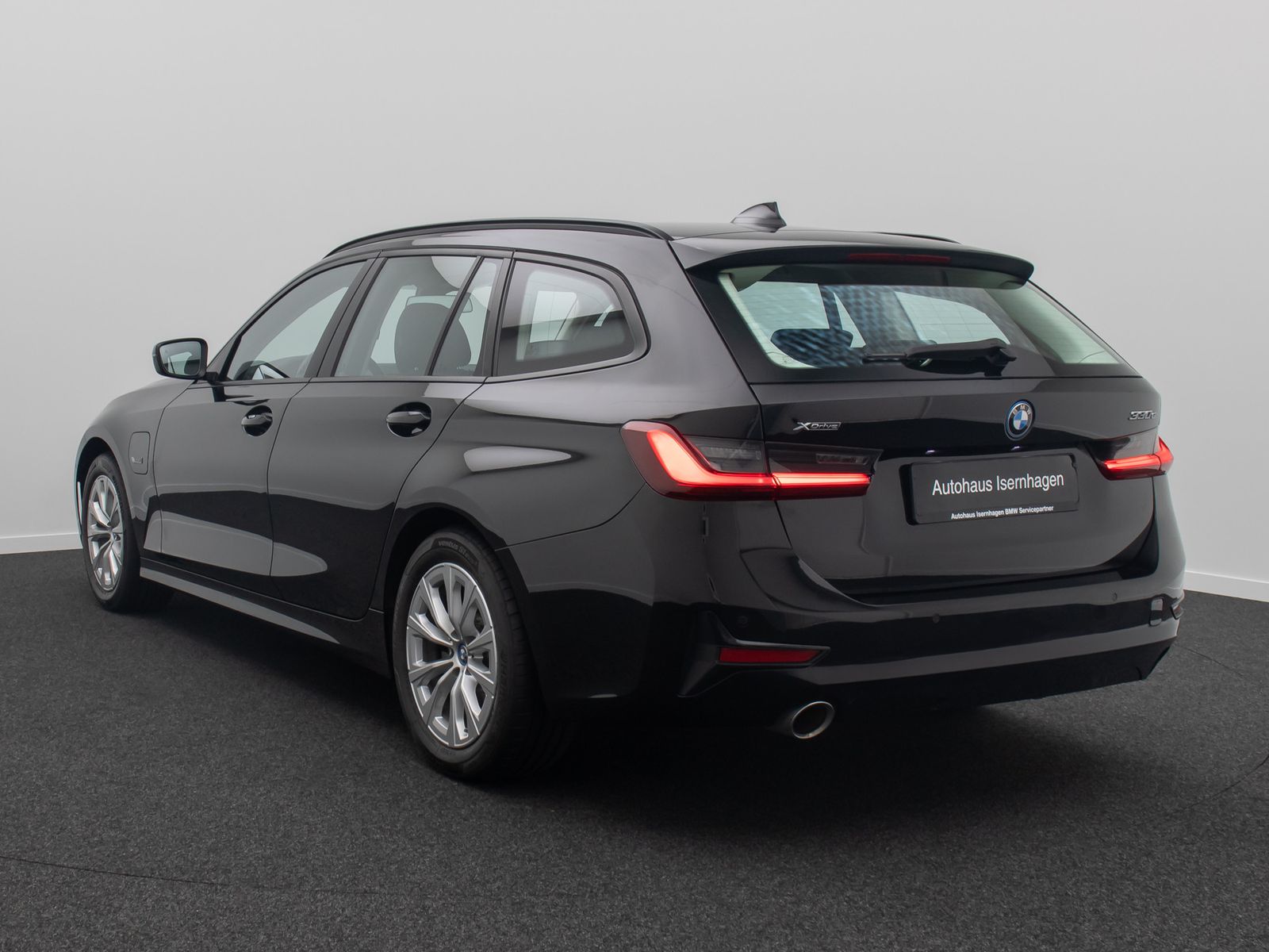 Fahrzeugabbildung BMW 330e xD Laser HUD DAB AHK Alarm Sport HiFi