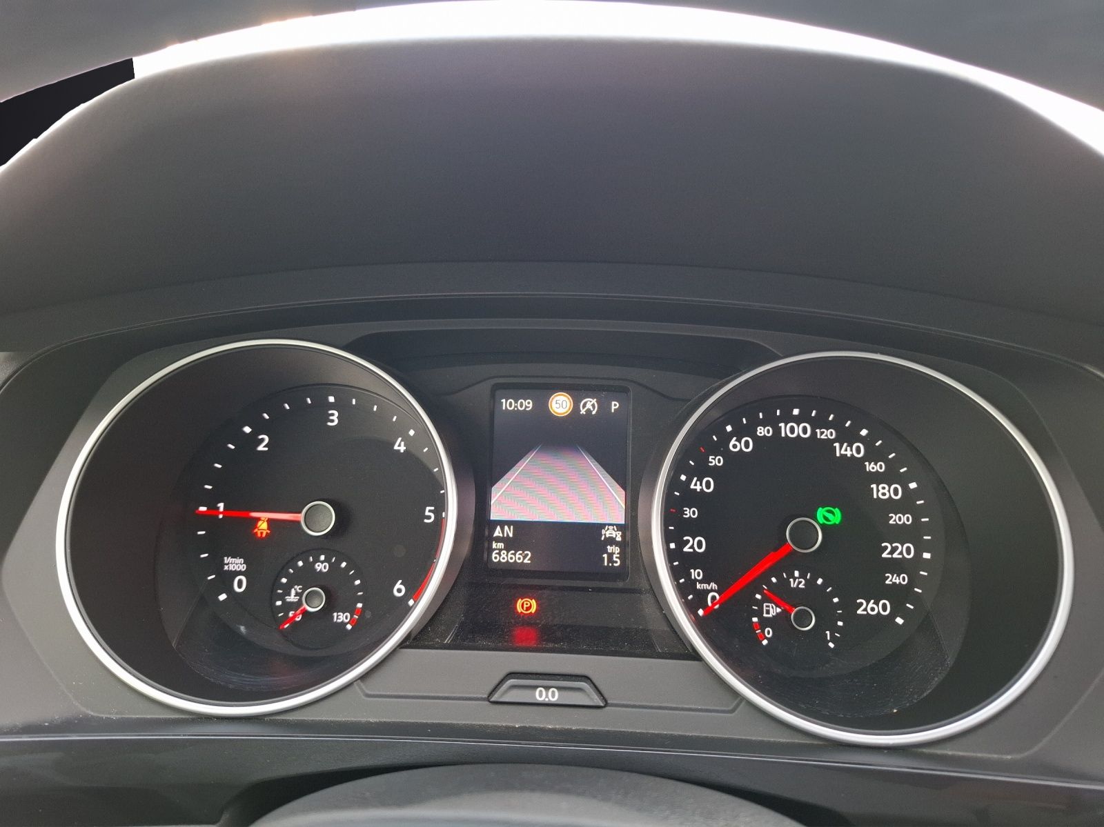 Fahrzeugabbildung Volkswagen Tiguan TDI Active DSG Standhzg Matrix Navi ACC P