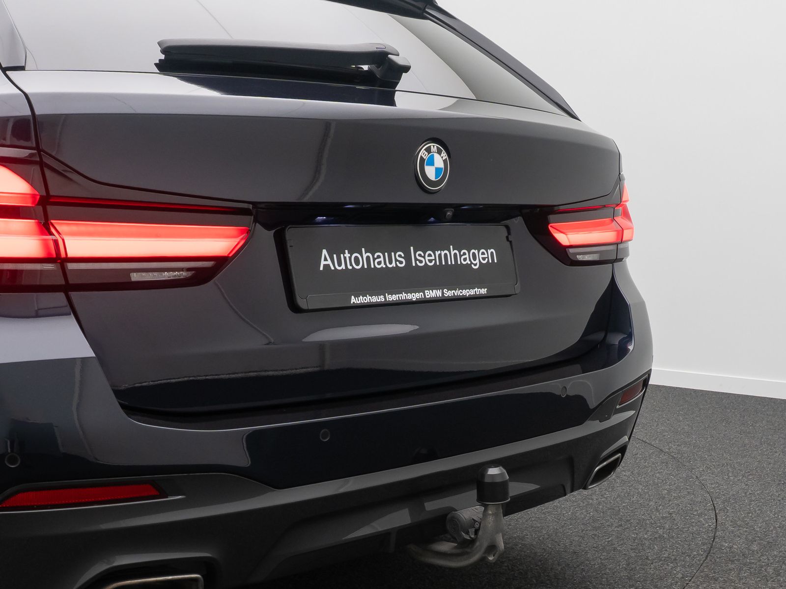 Fahrzeugabbildung BMW 530i M Sport AHK Kamera HUD H/K DAB Massage ACC