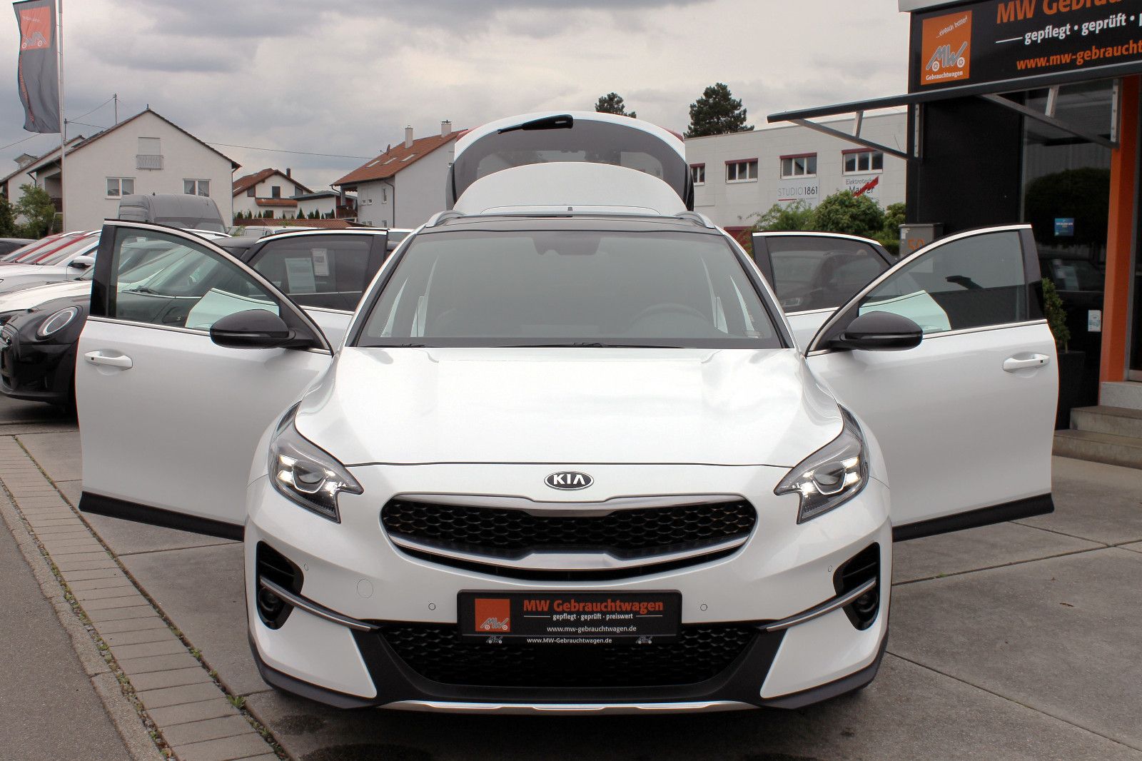 Fahrzeugabbildung Kia XCeed 1.6 TGDI Xdition DCT ACC NAV PDC KAM SAD