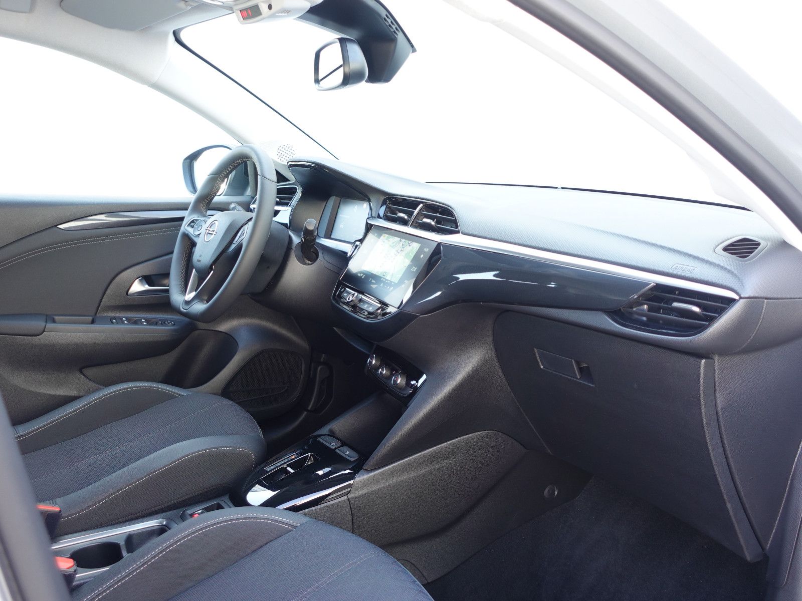 Fahrzeugabbildung Opel Corsa-e Elegance,Navi,Kamera,Sitzhzg,Allwetter