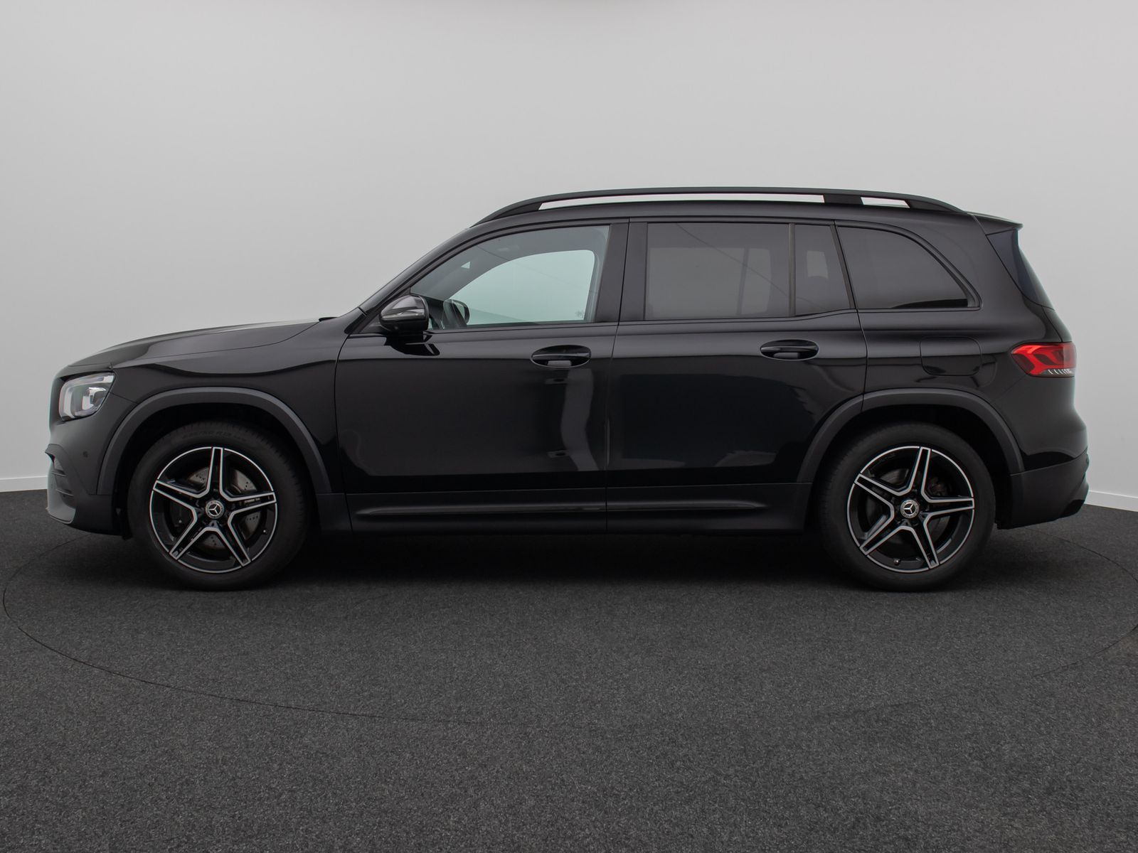 Fahrzeugabbildung Mercedes-Benz GLB 220d AMG Line SoundSys 360&deg;Panorama Standhzg