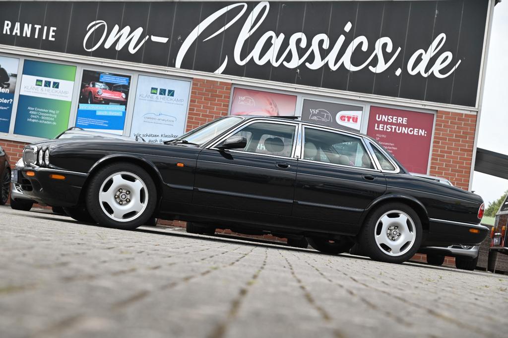 Jaguar XJ8