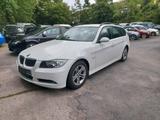 BMW 325i E91 Navi&AHK - BMW 325 aus 2008: Kombi