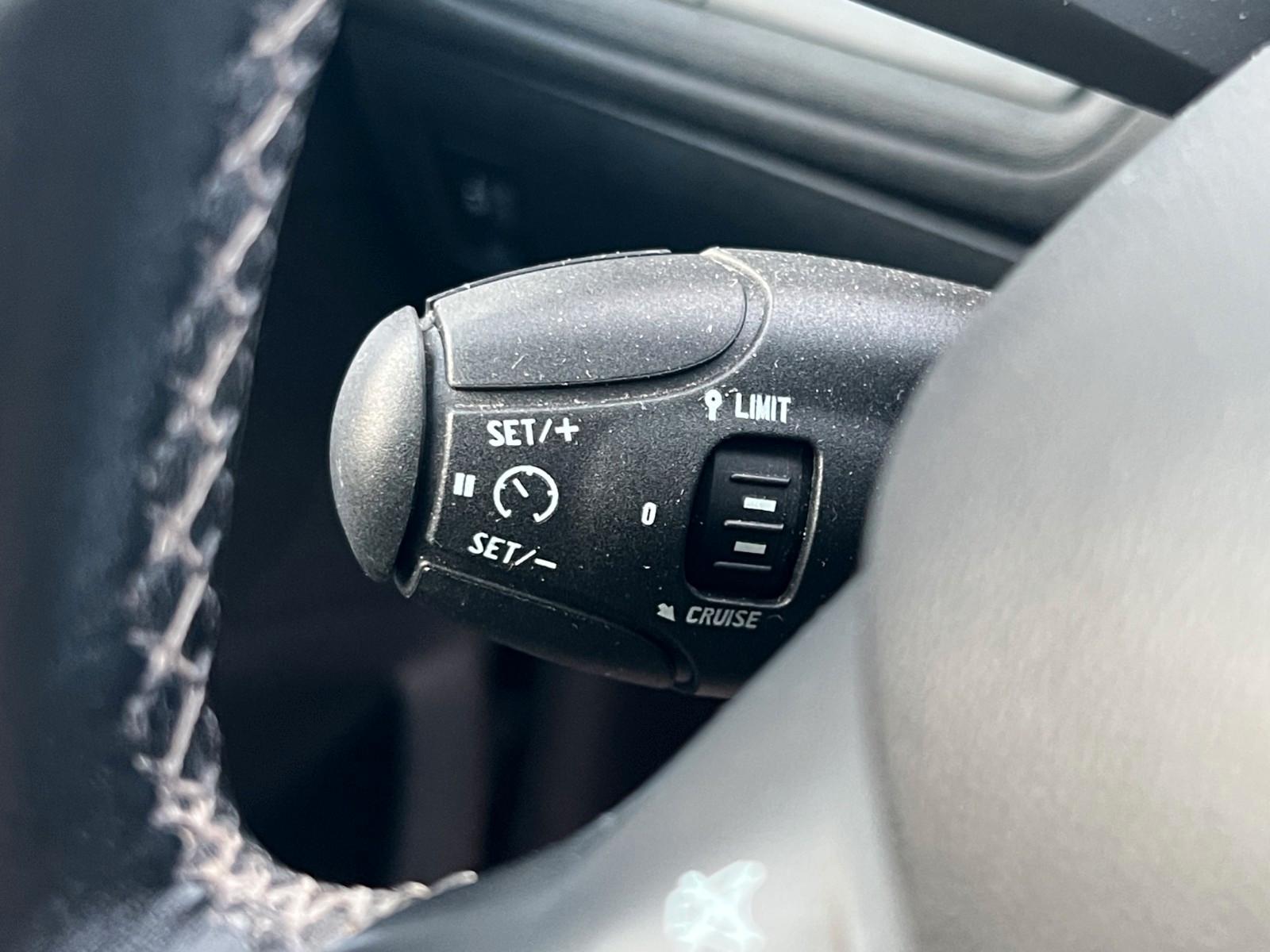 Peugeot 2008 Allure"Garantie-ServiceNEU"2.Hand