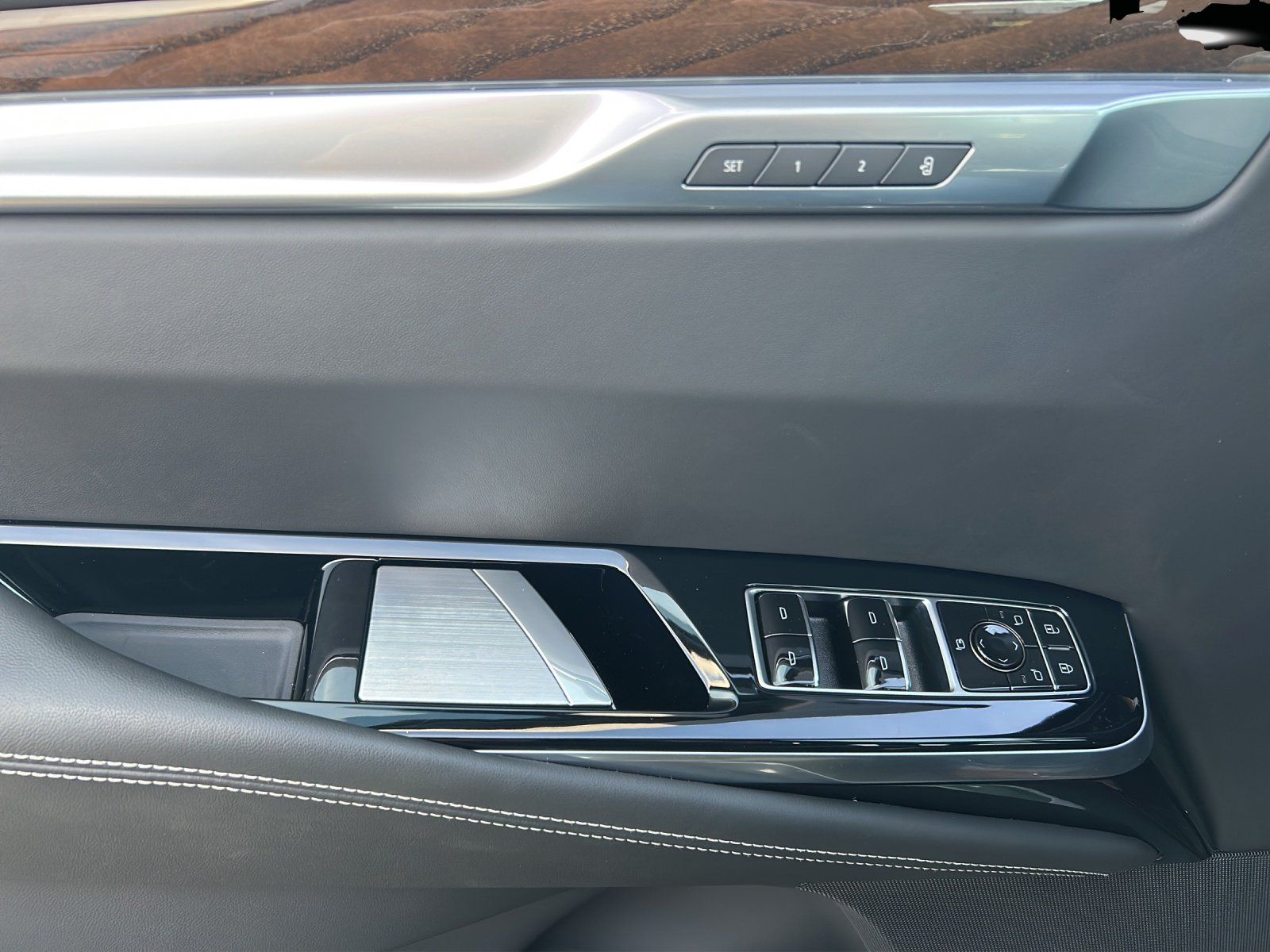 Fahrzeugabbildung Cadillac Escalade ESV MY 25 FACELIFT/EXECUTIVE SITZ/LANG