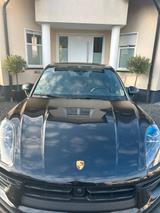Porsche Macan black mit Panoramadach
