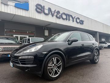 Porsche Cayenne - 1