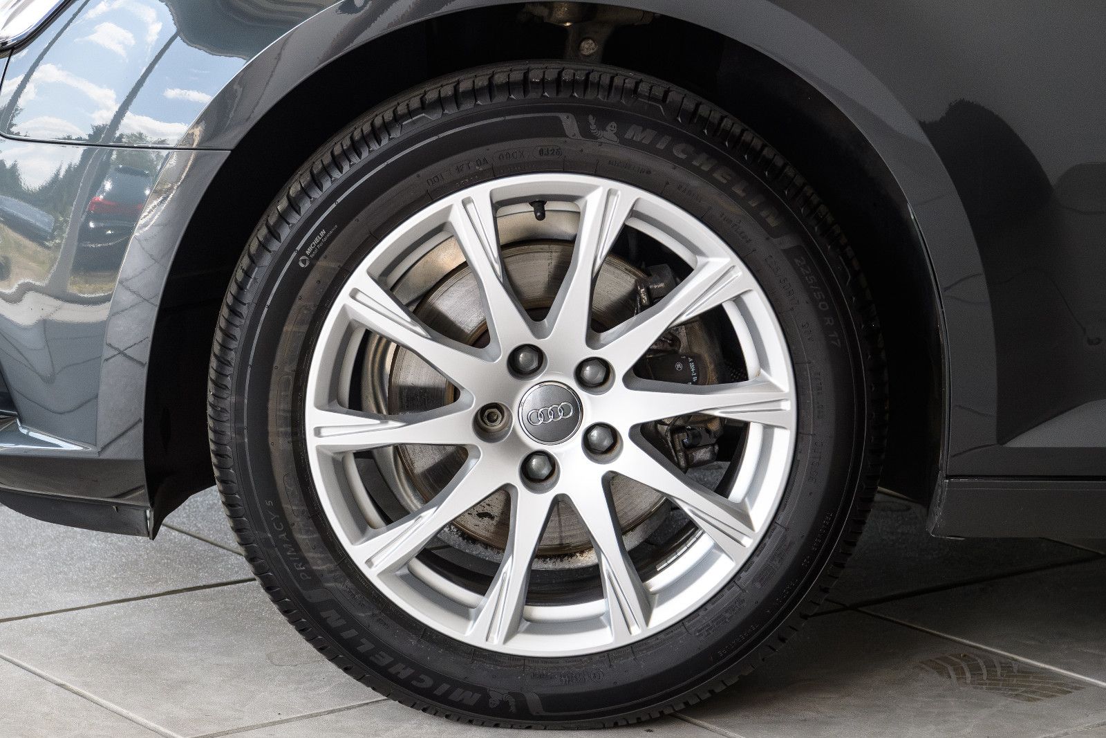 Fahrzeugabbildung Audi A4 Avant sport +LED +MICHELIN