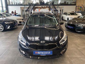Kia Ceed Sportswagon FIFA World Cup Edition *AHK*LKH
