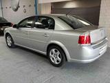 Opel Vectra 1.8 16V PDC Sitzh  Klimaautomatik - Opel Vectra mit Benzin-Antrieb: Limousine