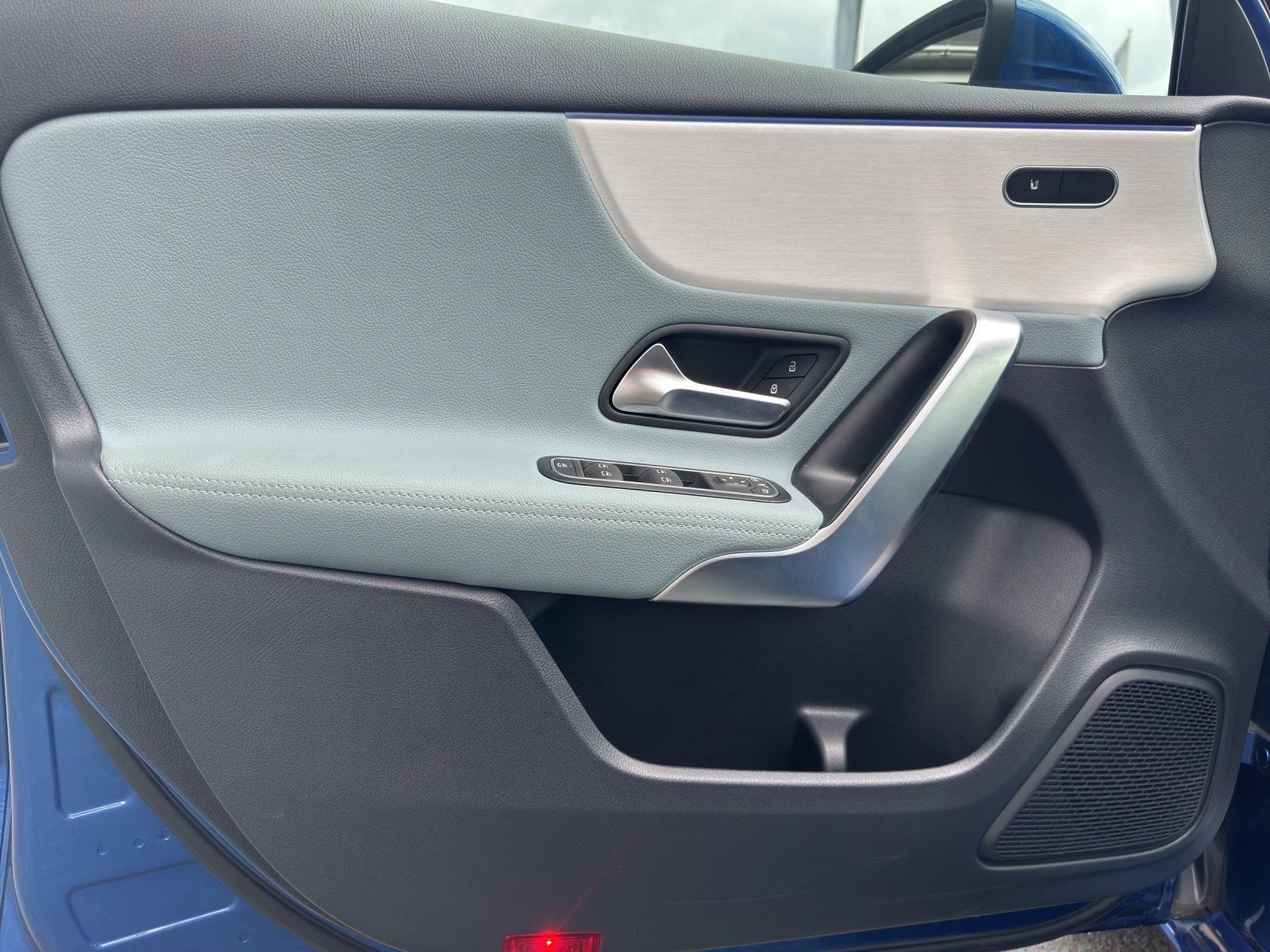 Fahrzeugabbildung Mercedes-Benz A 180d Progressive Advanced+ DISTRO MLED AHK DWA