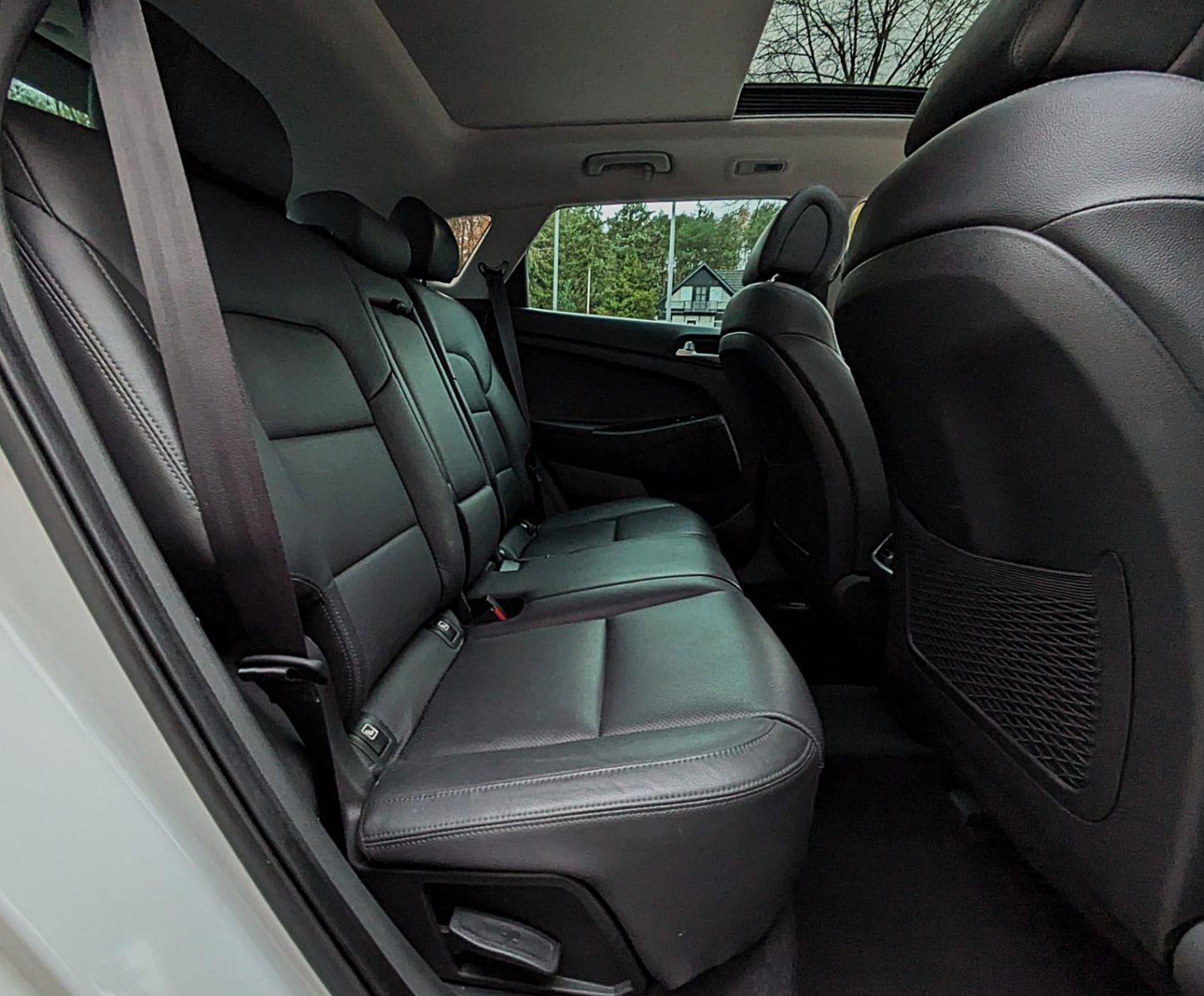 Fahrzeugabbildung Hyundai Tucson PREMIUM 4WD LEDER NAVI PANO PARKASS. LED