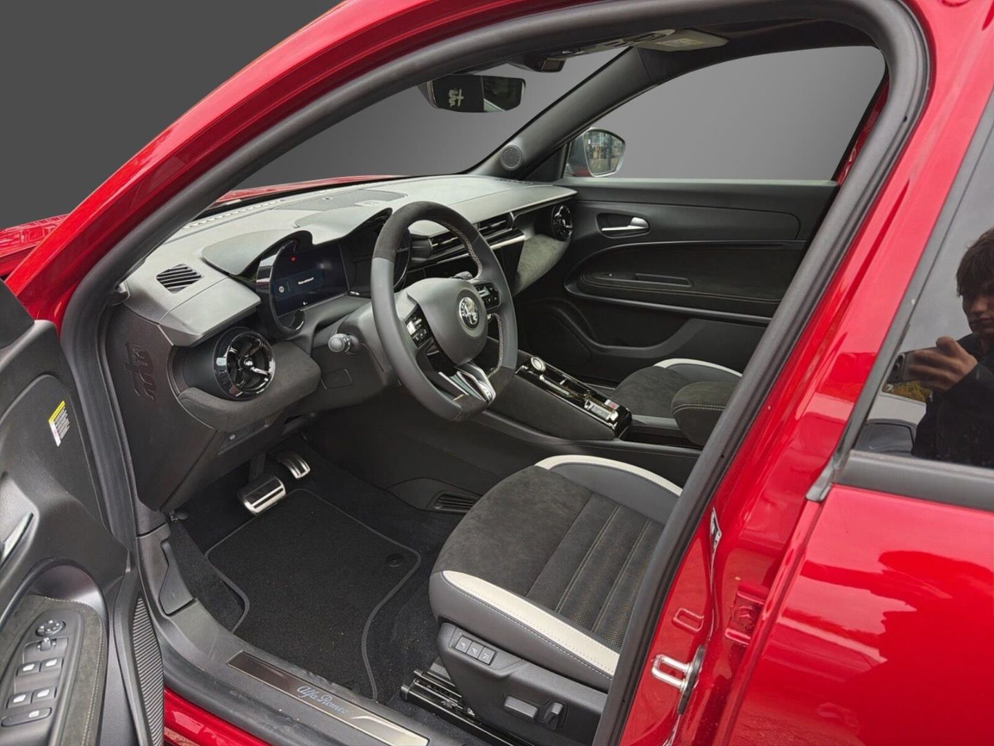 Fahrzeugabbildung Alfa Romeo Junior Ibrida 1.2 VGT 48V-Hybrid 107 kW Sport Sp