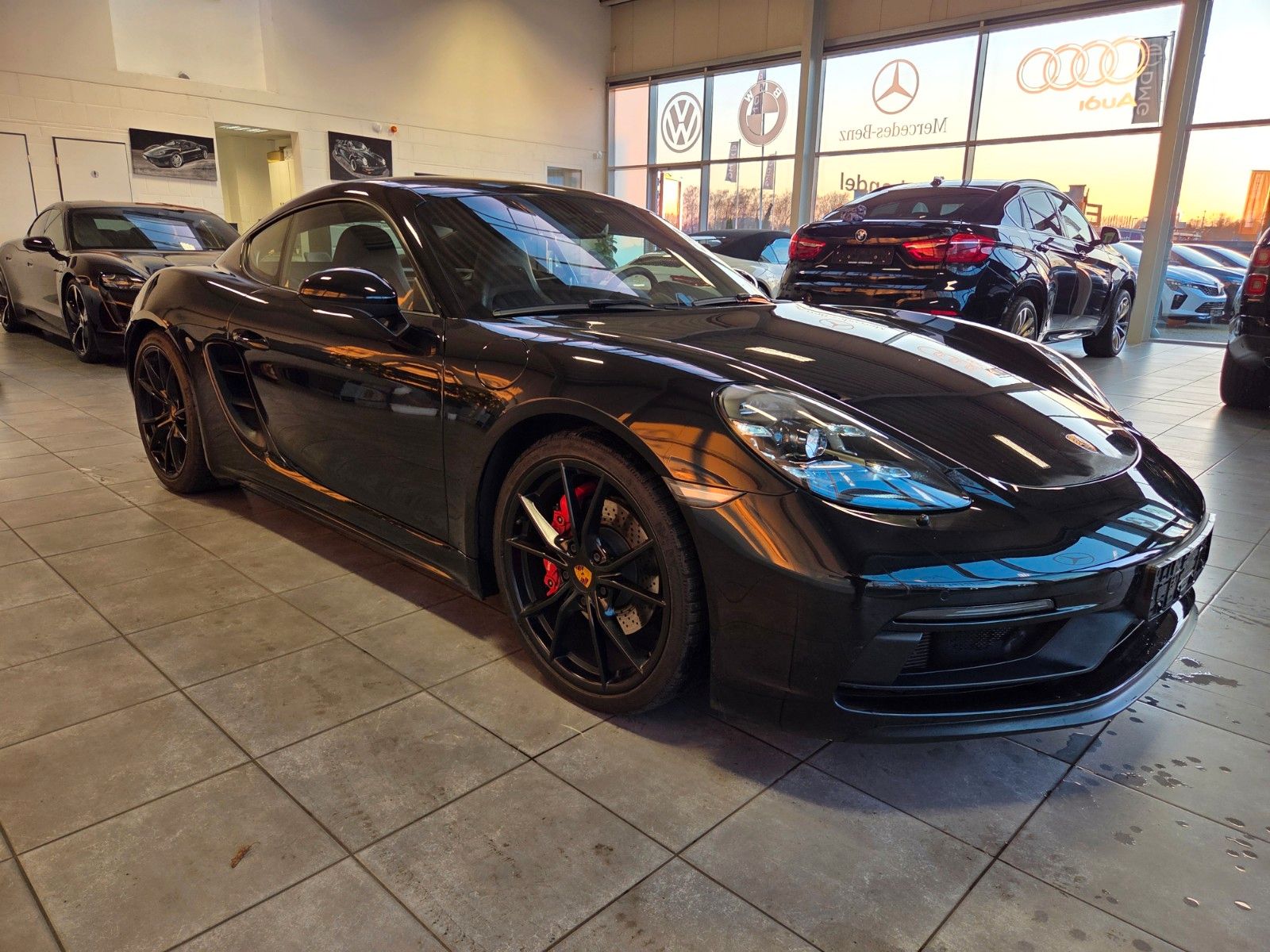 Fahrzeugabbildung Porsche Cayman 718 GTS/Sportchrono
