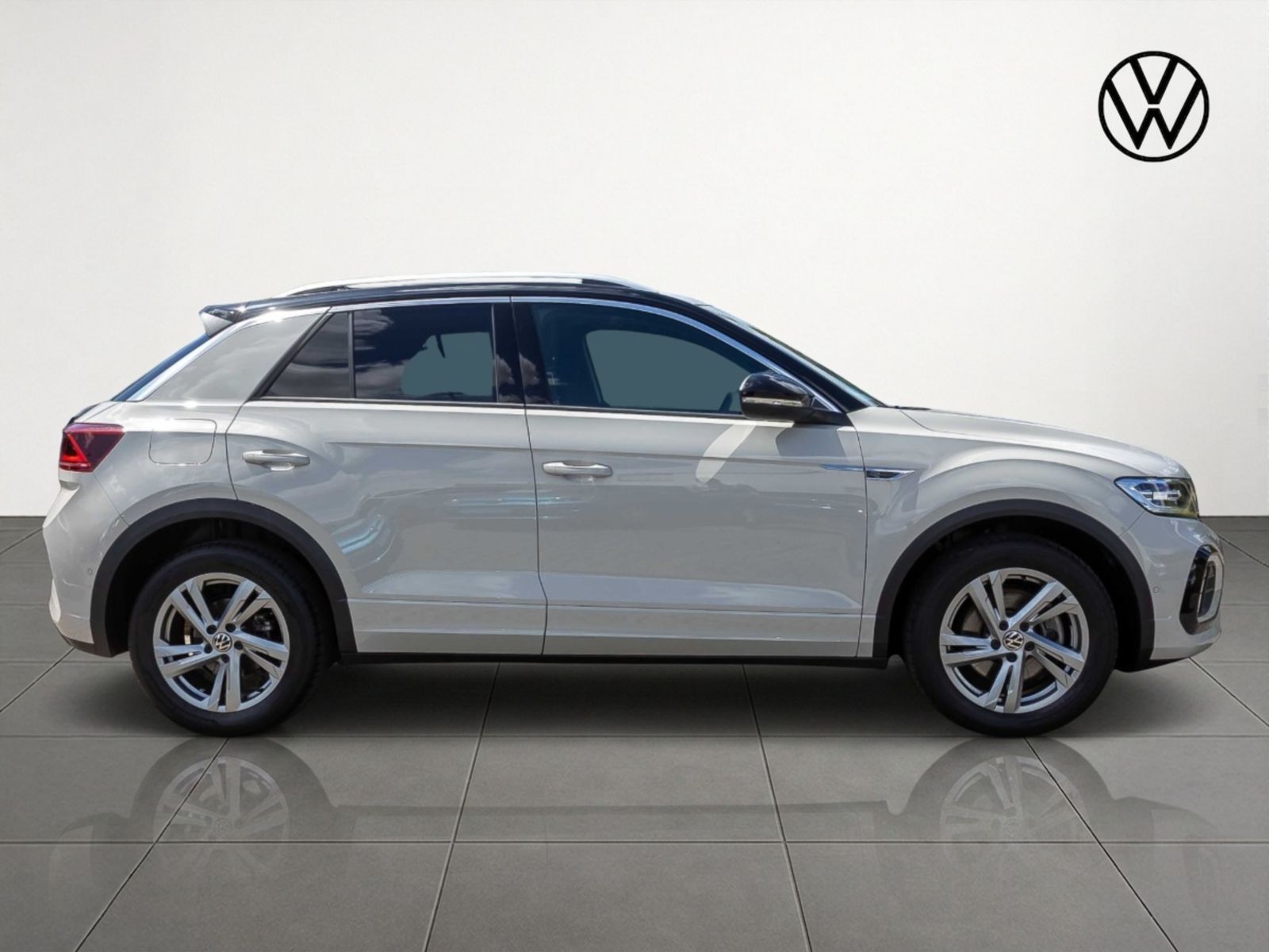 Volkswagen T-Roc 2.0 TSI DSG R-Line Panoramadach LED-Matr foto 4
