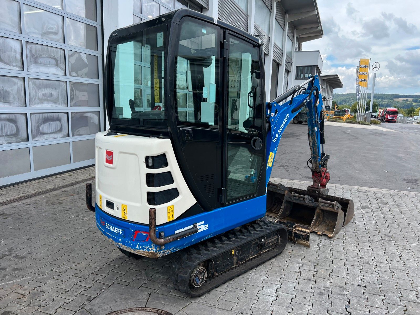 Fahrzeugabbildung Terex TC16 / 2017 / 1.769h / Löffelpaket / Powertilt