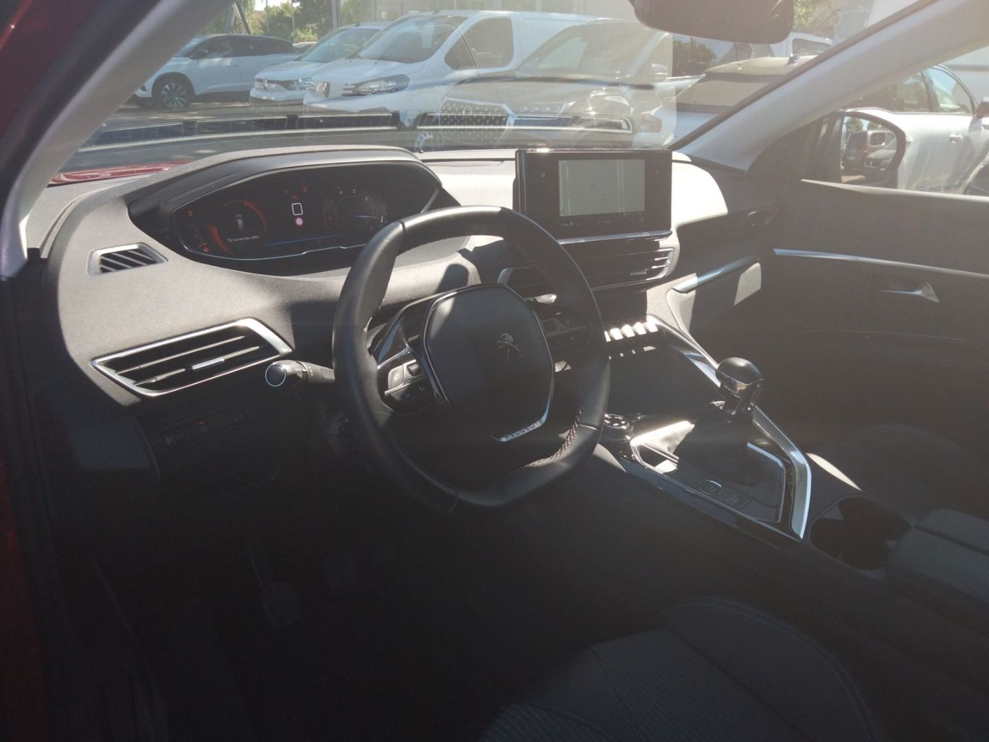 Fahrzeugabbildung Peugeot 5008 Allure Pack BlueHDi 130 Navi  360 Kamera