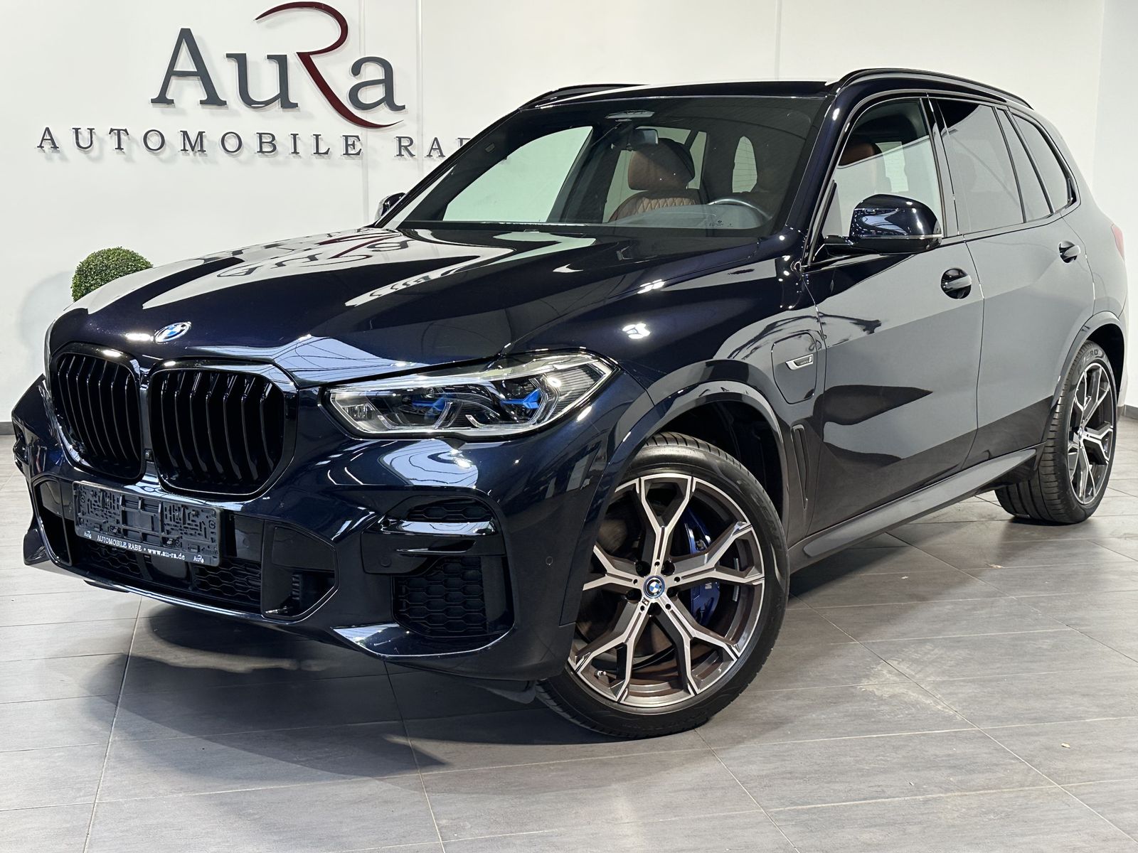 Fahrzeugabbildung BMW X5 xDrive45e M-Sportpaket HUD+LASER+ACC+AHK+H&K