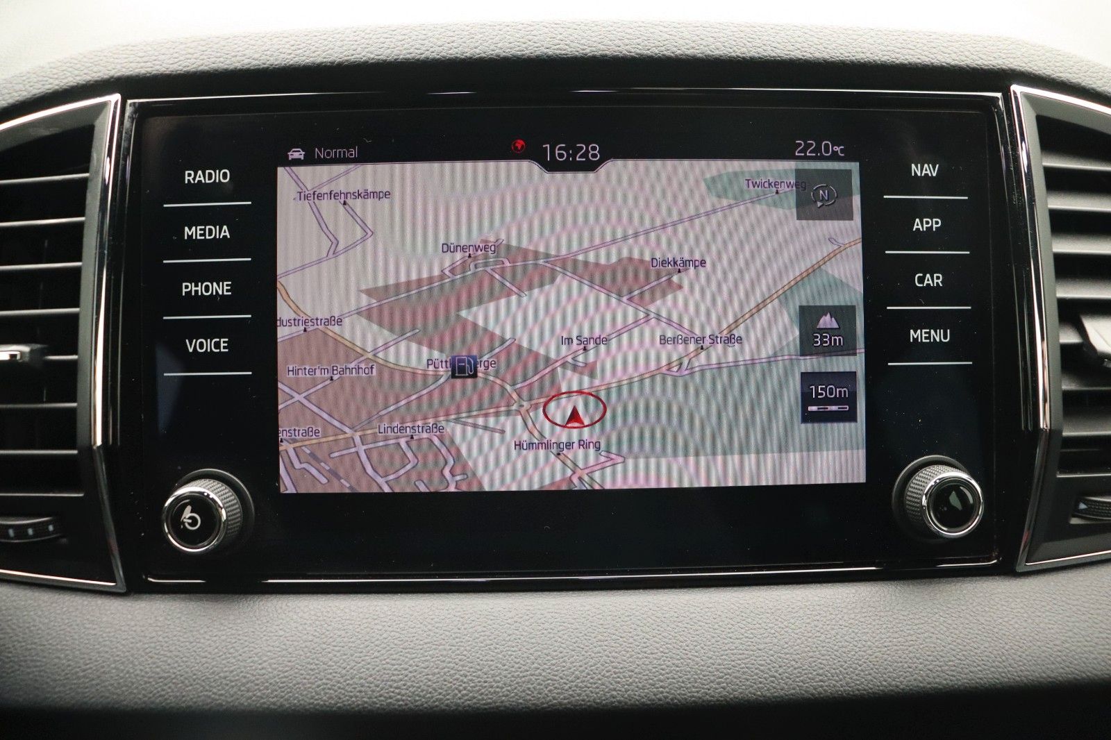 Fahrzeugabbildung SKODA Karoq 1.5 Ambition Sports-Line LED NAVI ACC