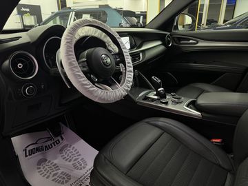 Alfa-Romeo Stelvio - 10