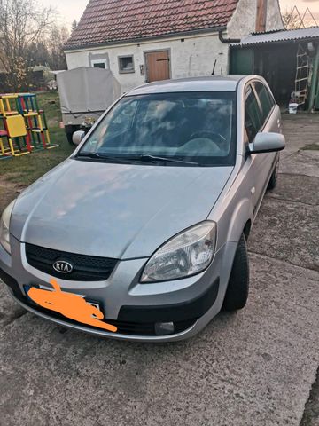 Kia Rio Auto Kleinwagen TÜV 6/25