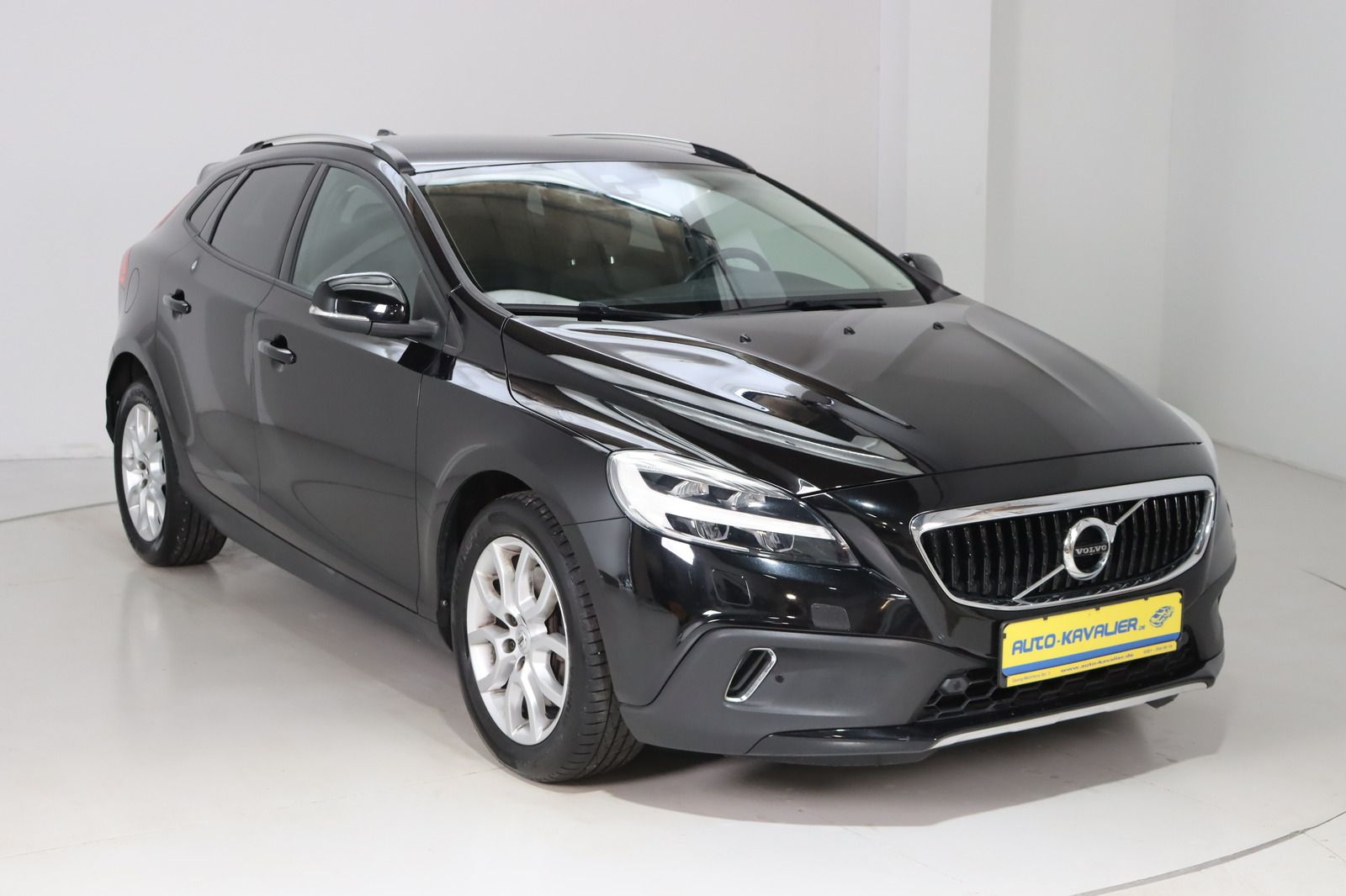 Fahrzeugabbildung Volvo V40 Cross Country * LED * Navi * RFK