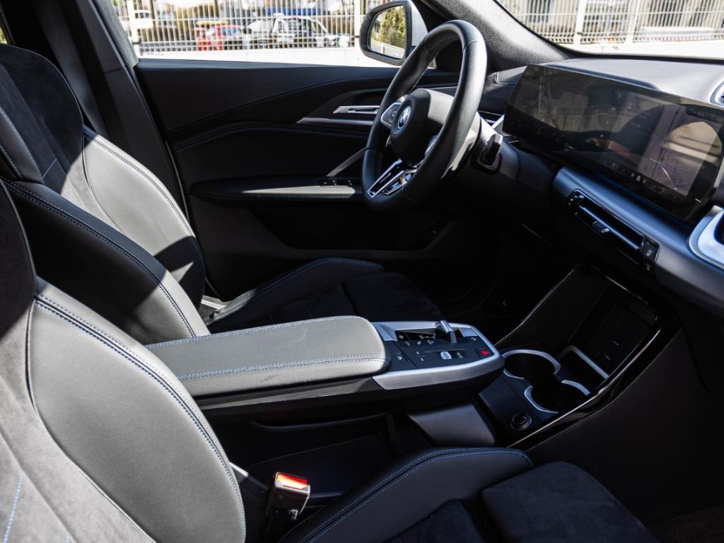 BMW iX2 - Bild 20