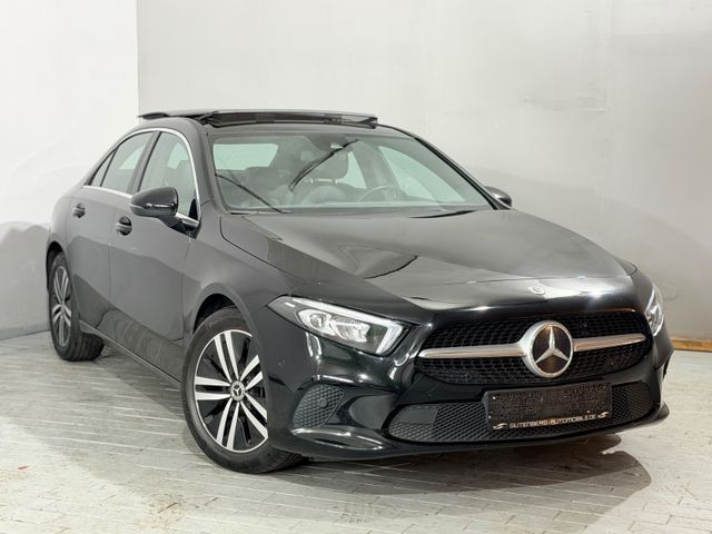 MERCEDES-BENZ A 180 Limousine Panorama Ambiente Leder 1.Hand