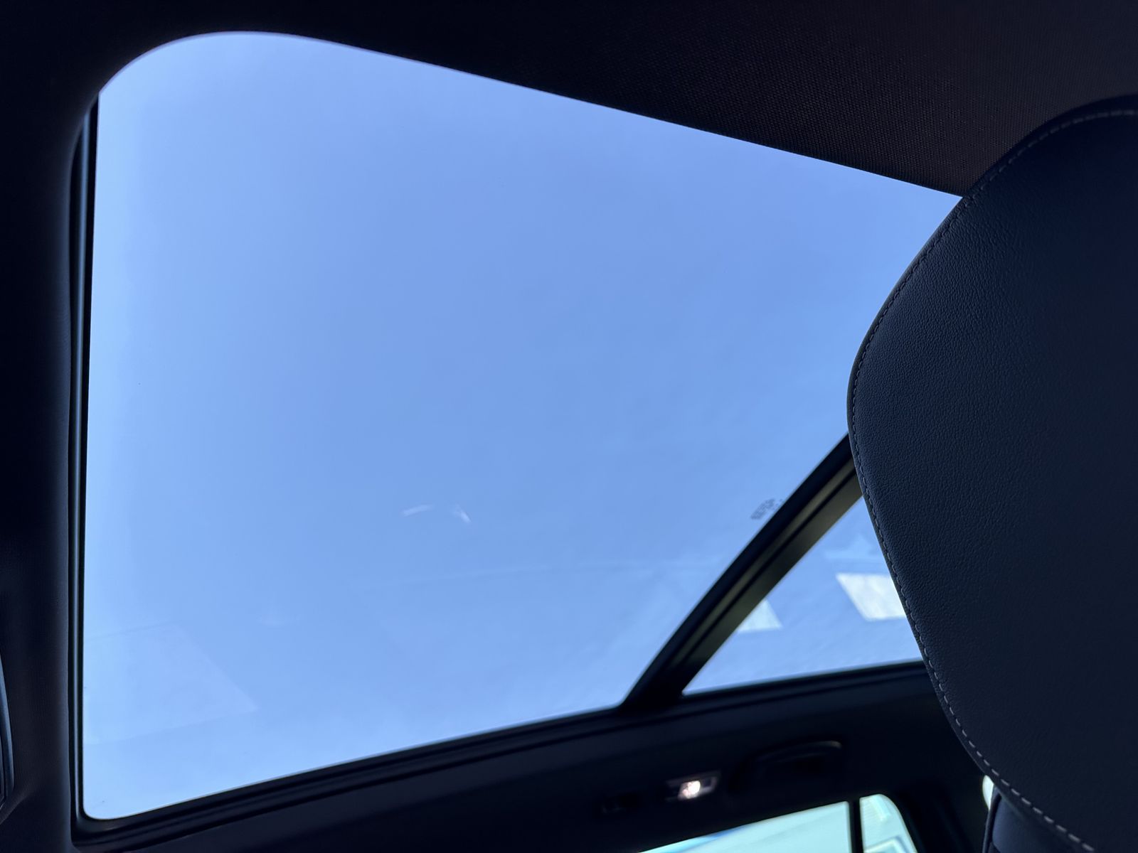 Fahrzeugabbildung SKODA Superb Sportline iV NAV+LED+AHK+PANO+CANTON+19ZO