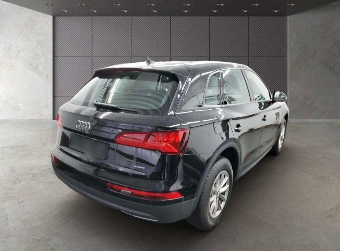 Audi Q5 40 TDI quattro/PANO/STHZ/AHK/Xenon-LED