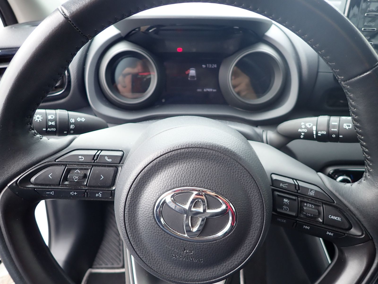 Fahrzeugabbildung Toyota Yaris 1.5 Hybrid Team Deutschland