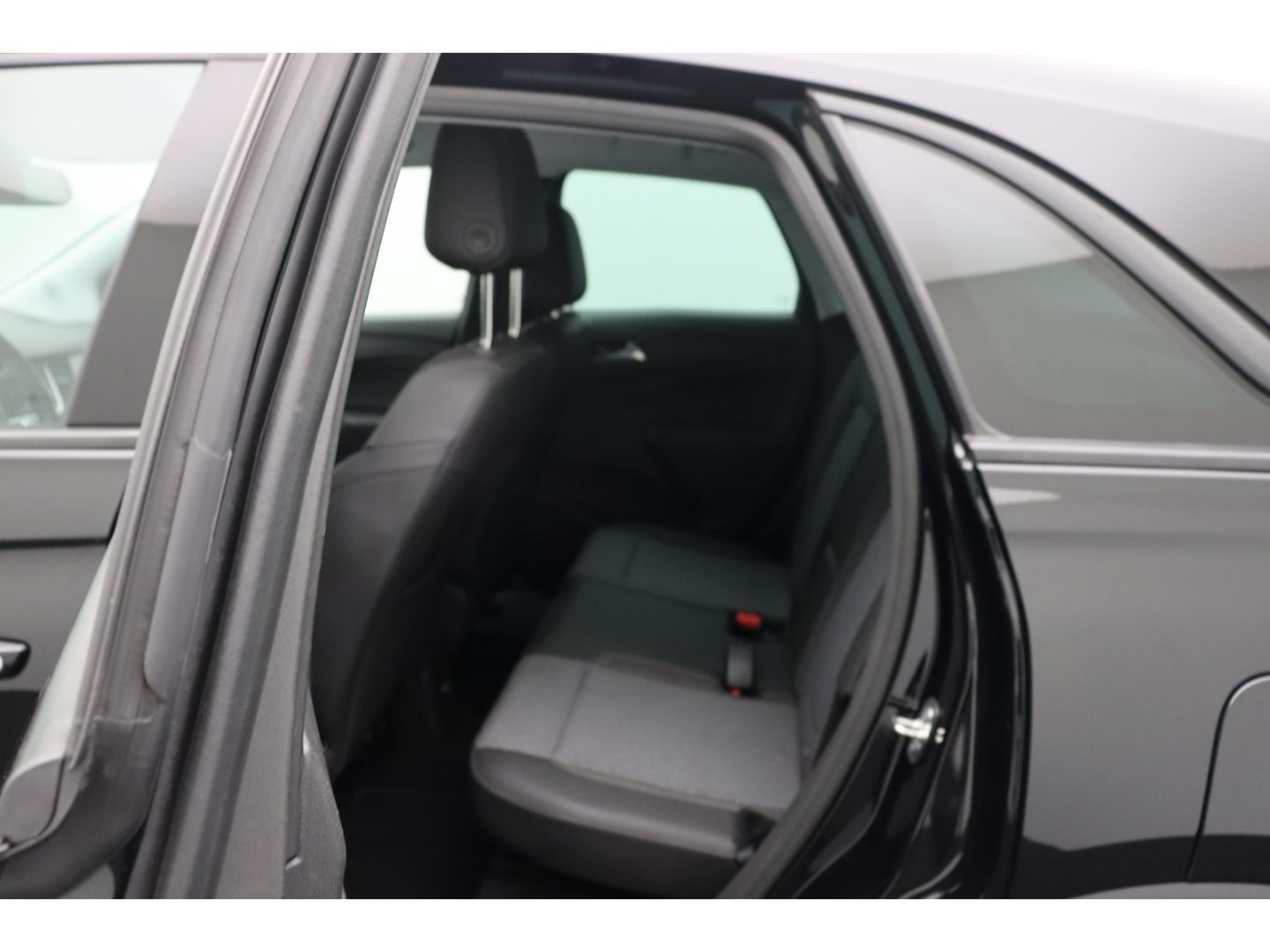 Fahrzeugabbildung Opel Crossland Elegance Paket SHZ Navi Kamera AHK