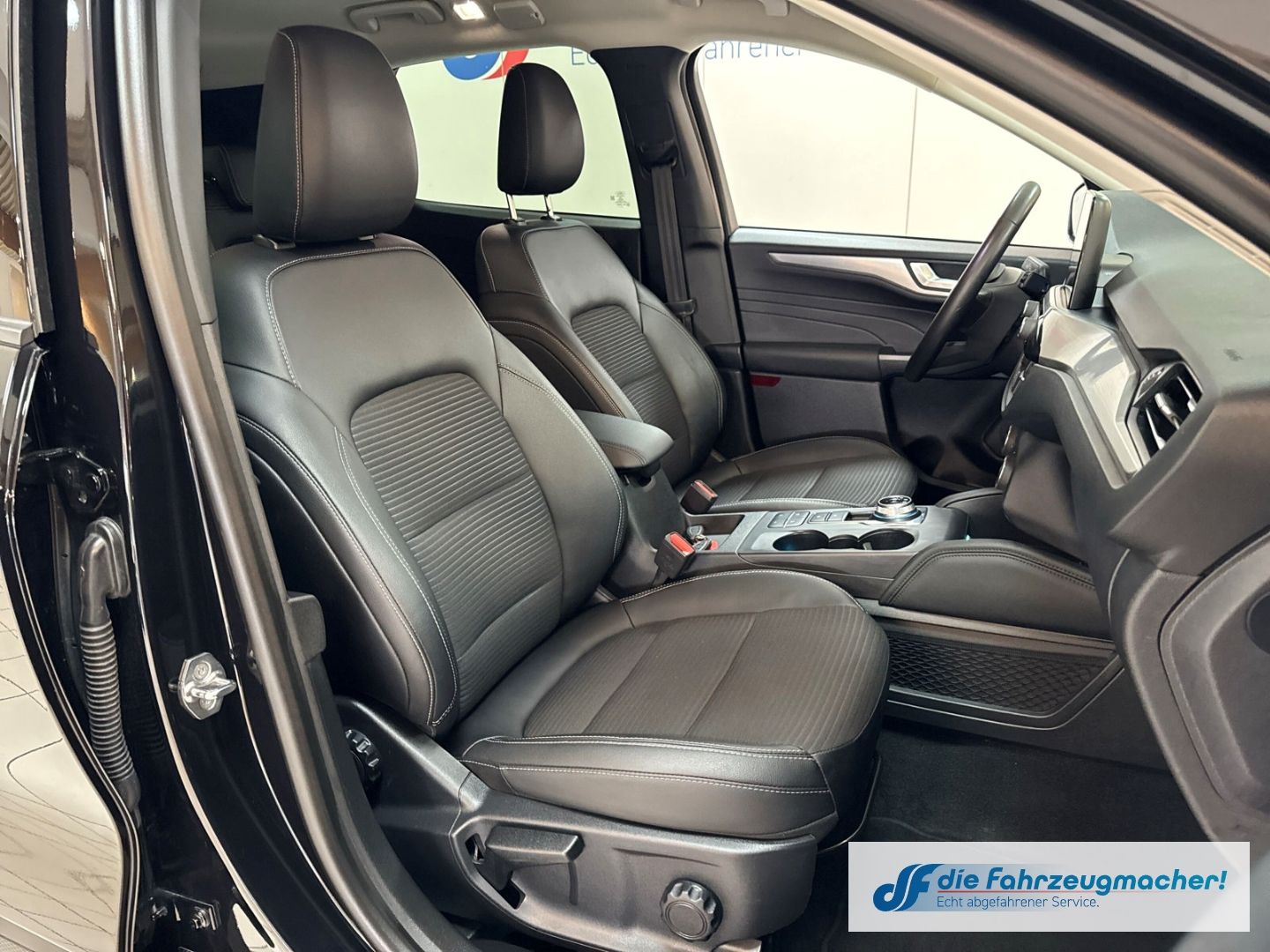 Fahrzeugabbildung Ford Kuga Titanium X Navi Digitales Cockpit Soundsyst
