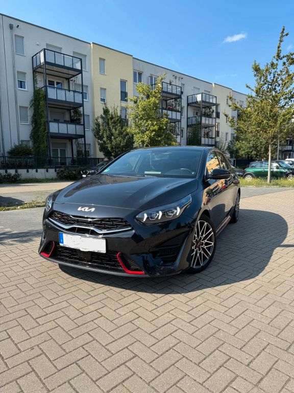 Kia pro cee'd / ProCeed