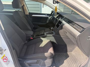 Volkswagen Passat Variant - 8