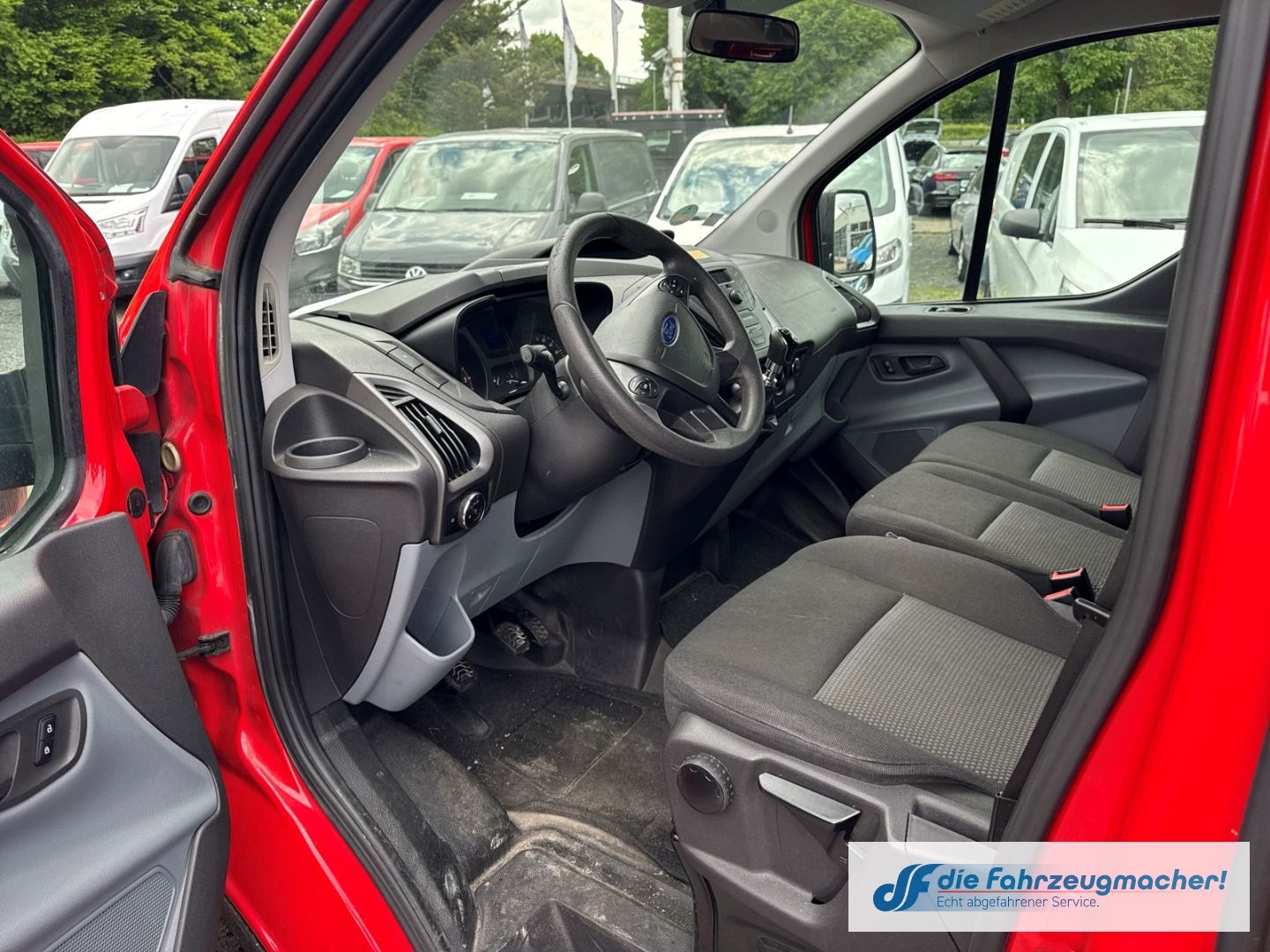 Fahrzeugabbildung Ford Transit Custom Kombi 300 L1 2.2 TDCi *8409