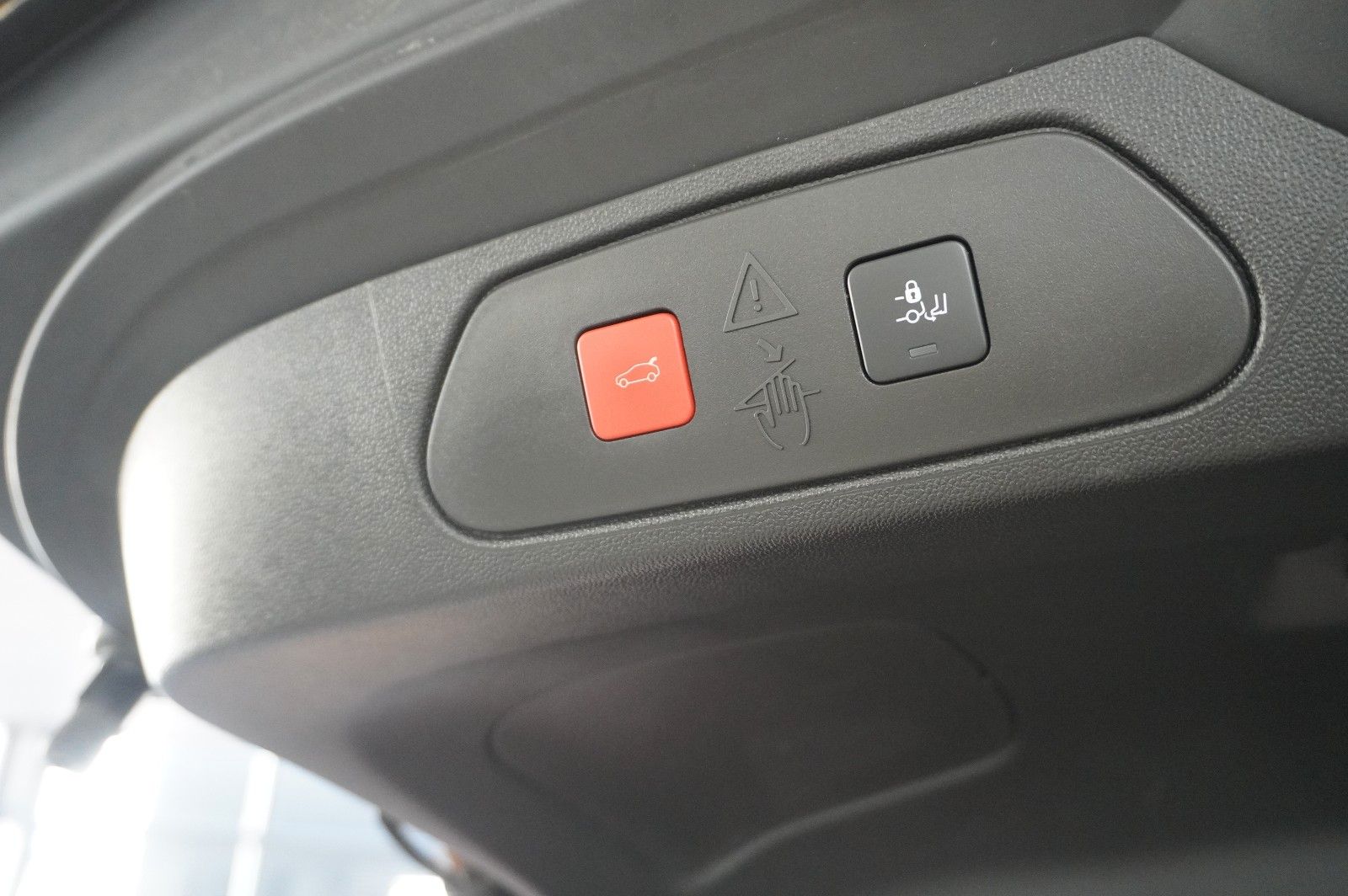 Fahrzeugabbildung Opel Grandland (X) ULTIMATE 4HYBRID NAVI/LED/360°/AHK