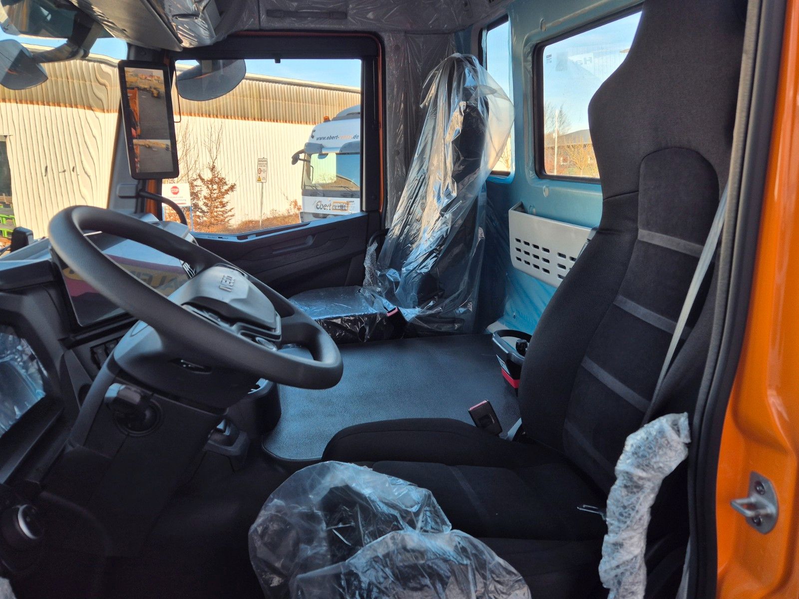 Fahrzeugabbildung Iveco X-Way  AD200X40/P 4x2 Palfinger PK 12.501 Funk