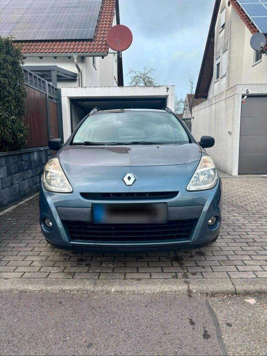 Renault Clio 2009 — rear view