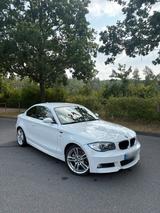 BMW e82 123d Coupé M-Paket | Handschalter ... - BMW mit Diesel-Antrieb: Coupe, Sitzheizung, 1.8