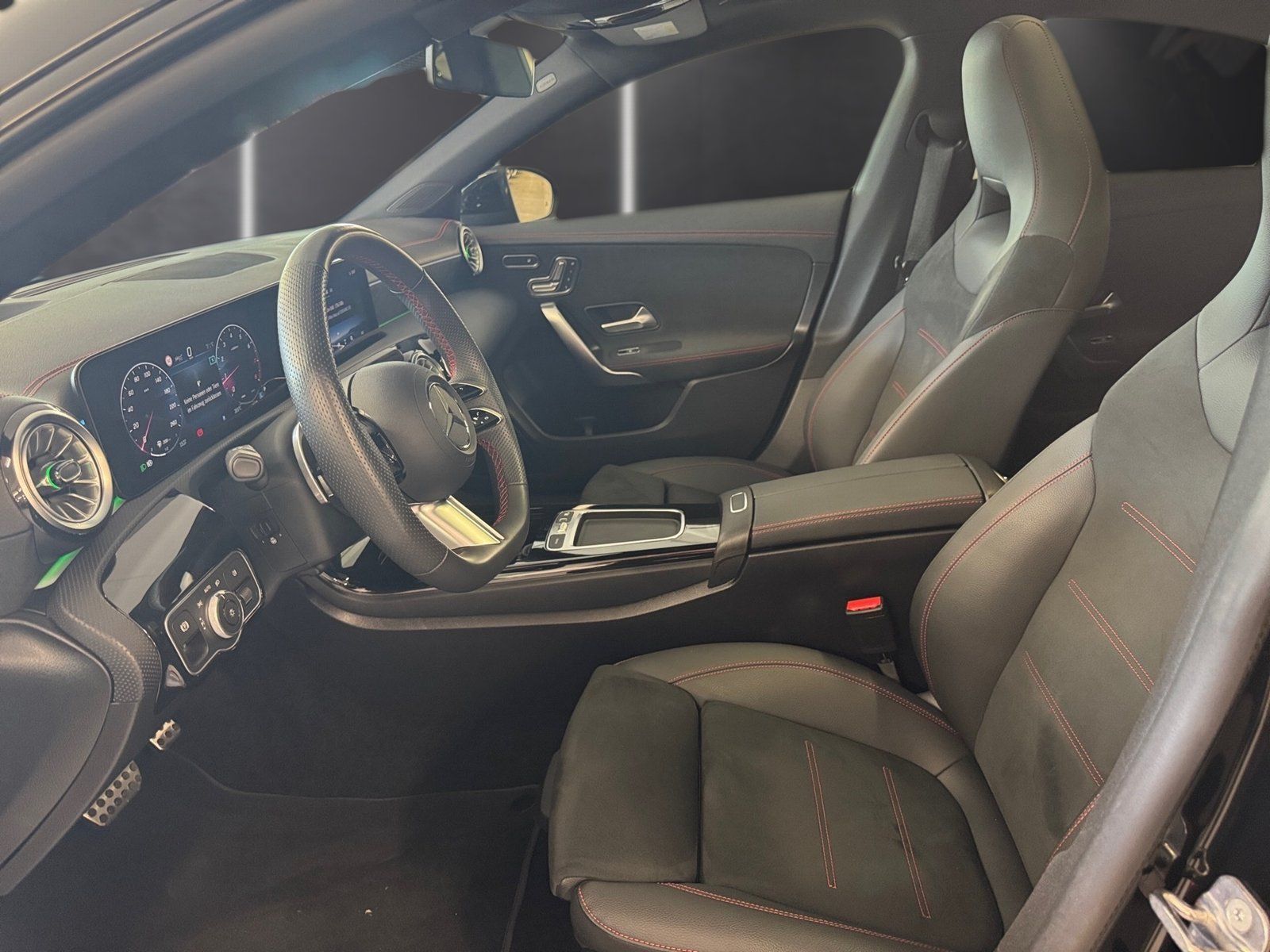 Fahrzeugabbildung Mercedes-Benz CLA 200 AMG PLUS*Pano*HUD*19"*MuBeam*Night*360°*