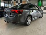 Toyota Avensis Basis 1,6B - Toyota Avensis: Limousine