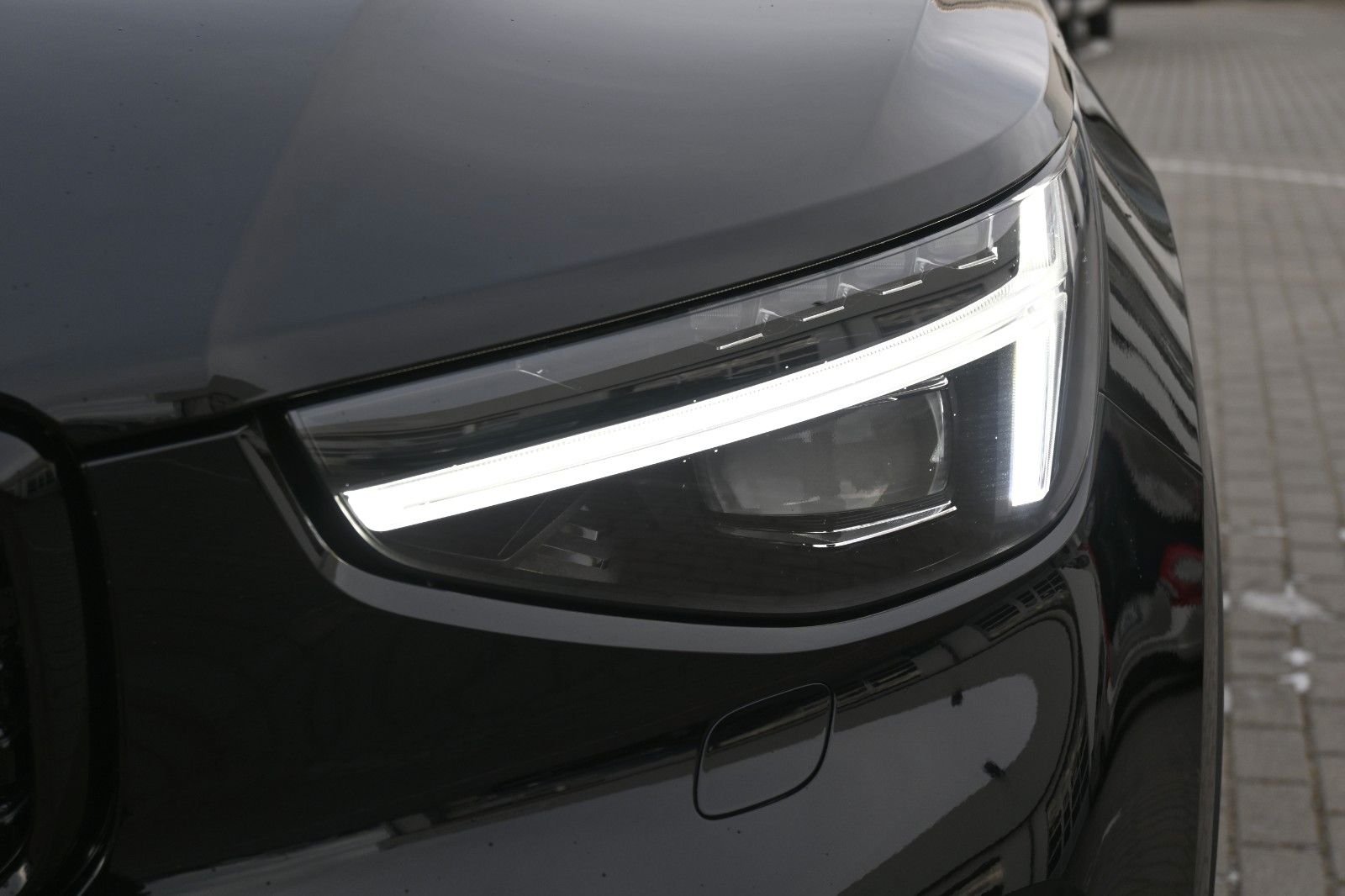 Fahrzeugabbildung Volvo XC40 B4 Dark*FSHZG*360°*PANO*ACC*AHK*PIXEL