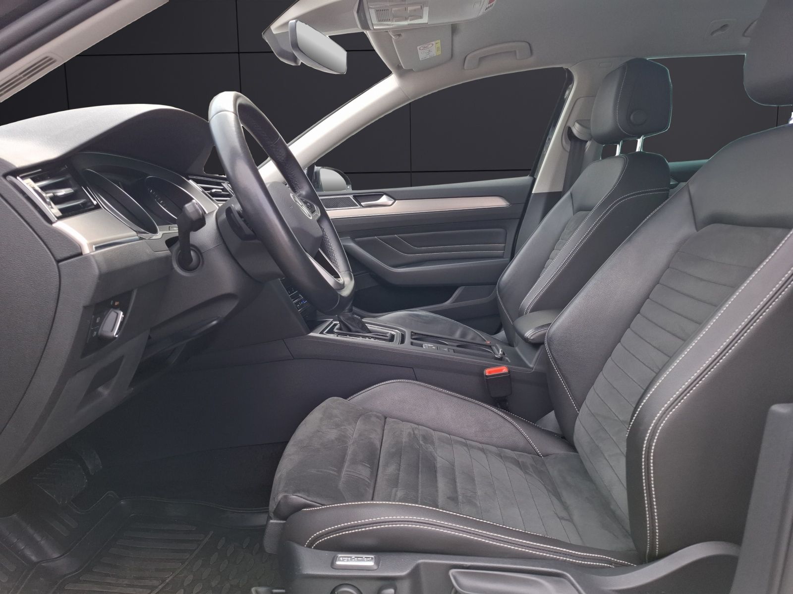 Fahrzeugabbildung Volkswagen Passat Variant TDI Elegance DSG Matrix AHK Navi